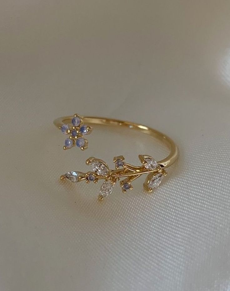 Delicate Floral Ring