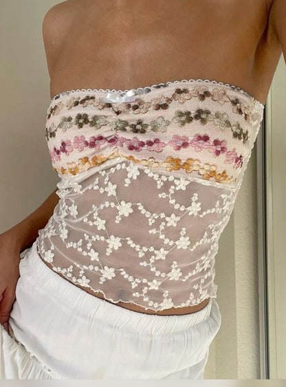 Chic Strapless Floral Lace Top